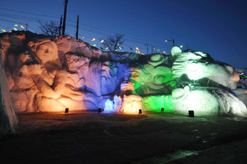 2010산천어축제장 눈조각,얼곰이성 사진