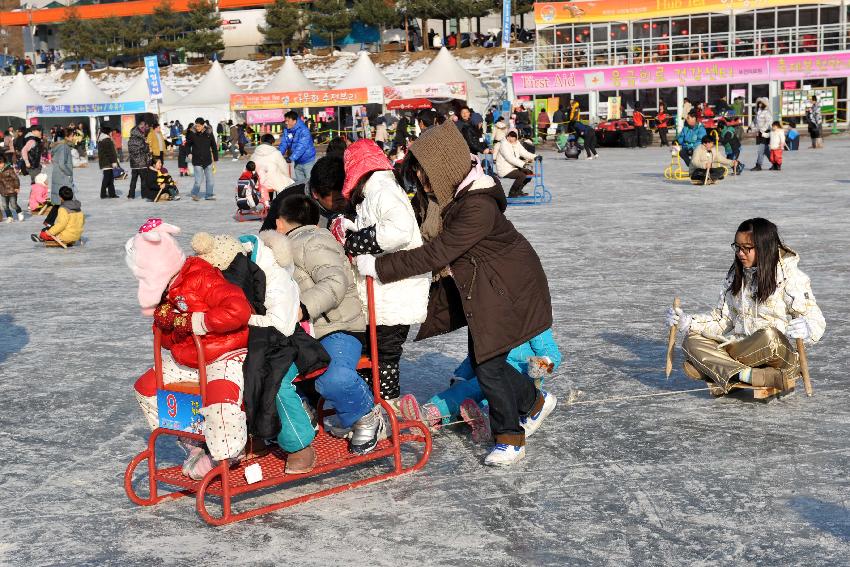 2010산천어축제 체험행사(눈썰매,얼음썰매,봅슬레이) 의 사진