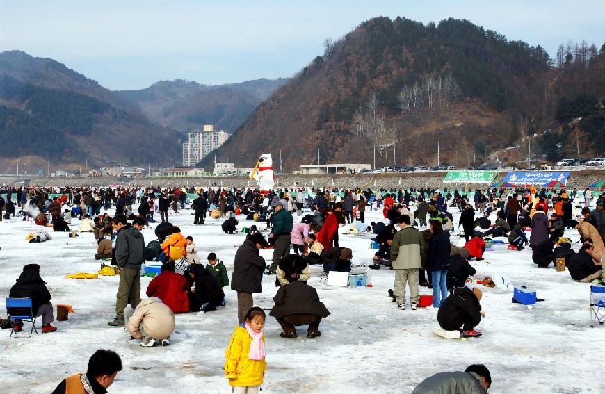 산천어축제 전경 사진