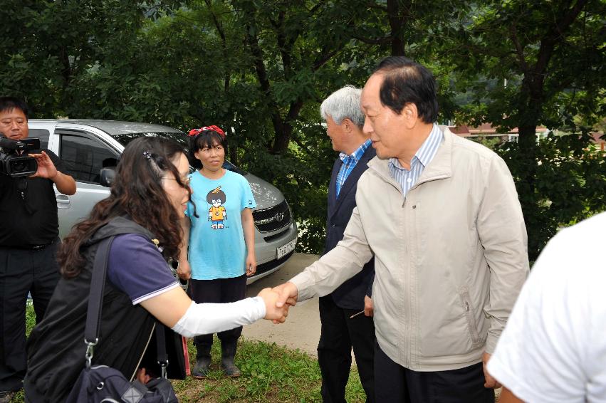 2011 서규홍 농림수산식품부 장관 화천토마토재배농가 방문 의 사진