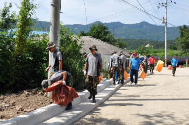 2011년도 파로호수변 환경정화 활동 의 사진