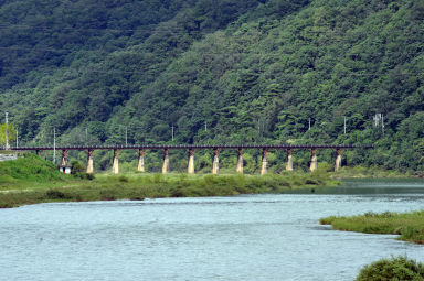 2011년도 간동면 구만리 꺼먹다리 전경 사진