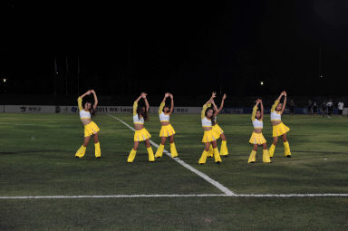 2011년도 제10회 추계한국여자축구 연맹전 개회식 의 사진