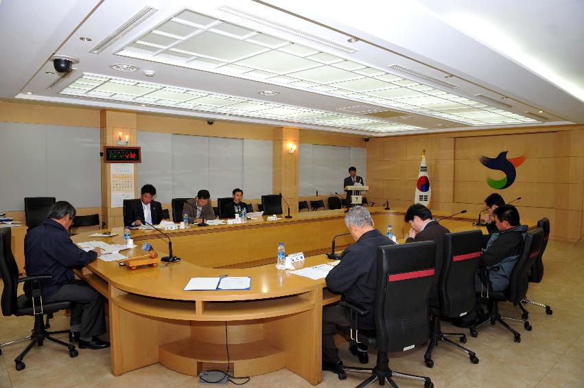 2011 2012년도 화천군의회 의원 의정비 심의회 의 사진