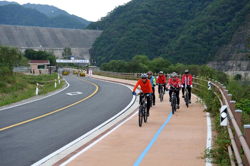 2012년 이재오 국회의원 평화누리길 자전거 탐방 의 사진