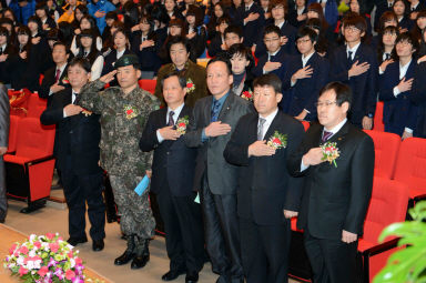 2013 화천중학교 졸업식 의 사진