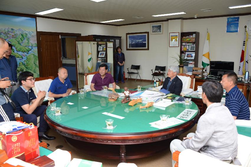 2013 중국 우한시 여자축구부 체육교류 및 전지훈련 참가자 접견 의 사진