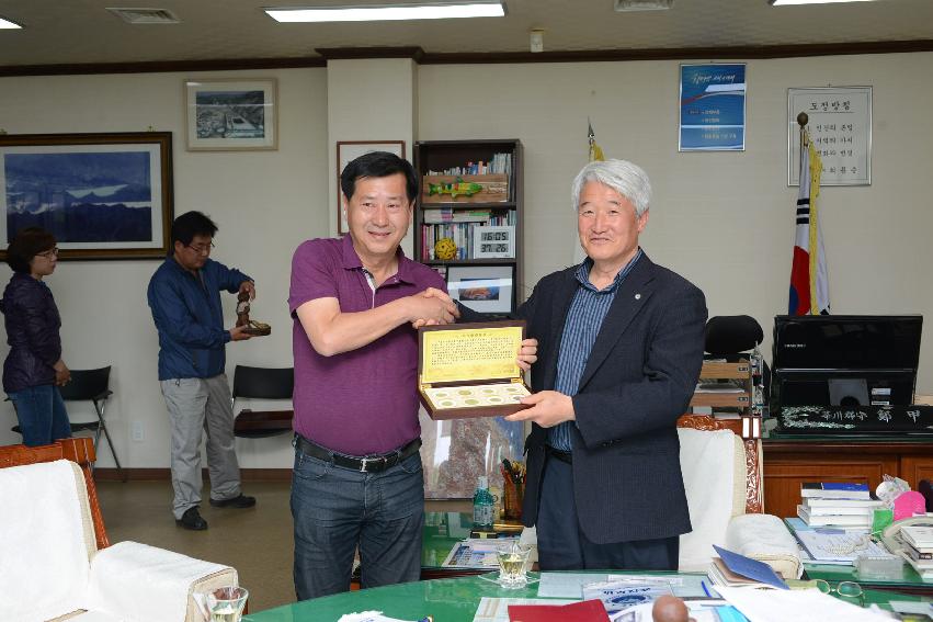 2013 중국 우한시 여자축구부 체육교류 및 전지훈련 참가자 접견 의 사진