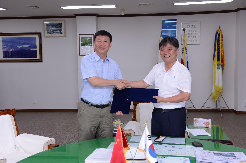 2014 산천어축제 투명광장 조성공사 계약 및 협의 의 사진