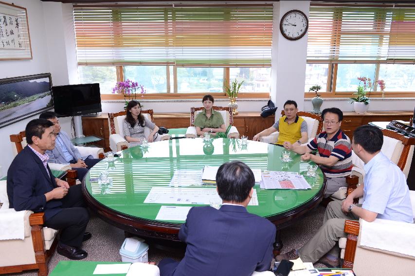 2014 산천어축제 투명광장 조성공사 계약 및 협의 의 사진