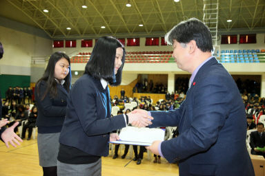 2015 화천중학교 졸업식 의 사진