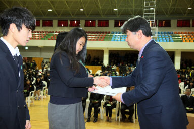 2015 화천중학교 졸업식 의 사진