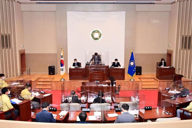 2021 제263회 화천군의회 임시회 제1차 본회의 의 사진