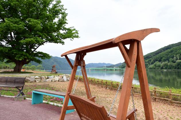 2021 화천군 하남면 거례리 사랑나무 전경 의 사진