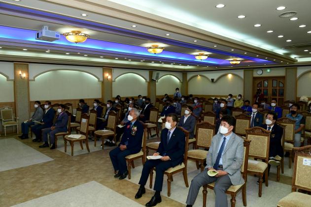 2021 화천로타리클럽 회장 이취임식 의 사진