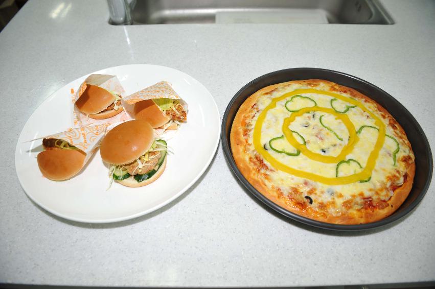 산천어 피자,햄버거 시식회 의 사진