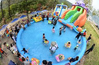 2016 물의나라 화천 쪽배축제 붕어섬 전경 의 사진