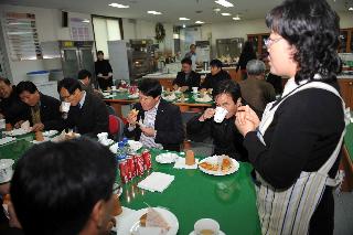 산천어 피자,햄버거 시식회 의 사진